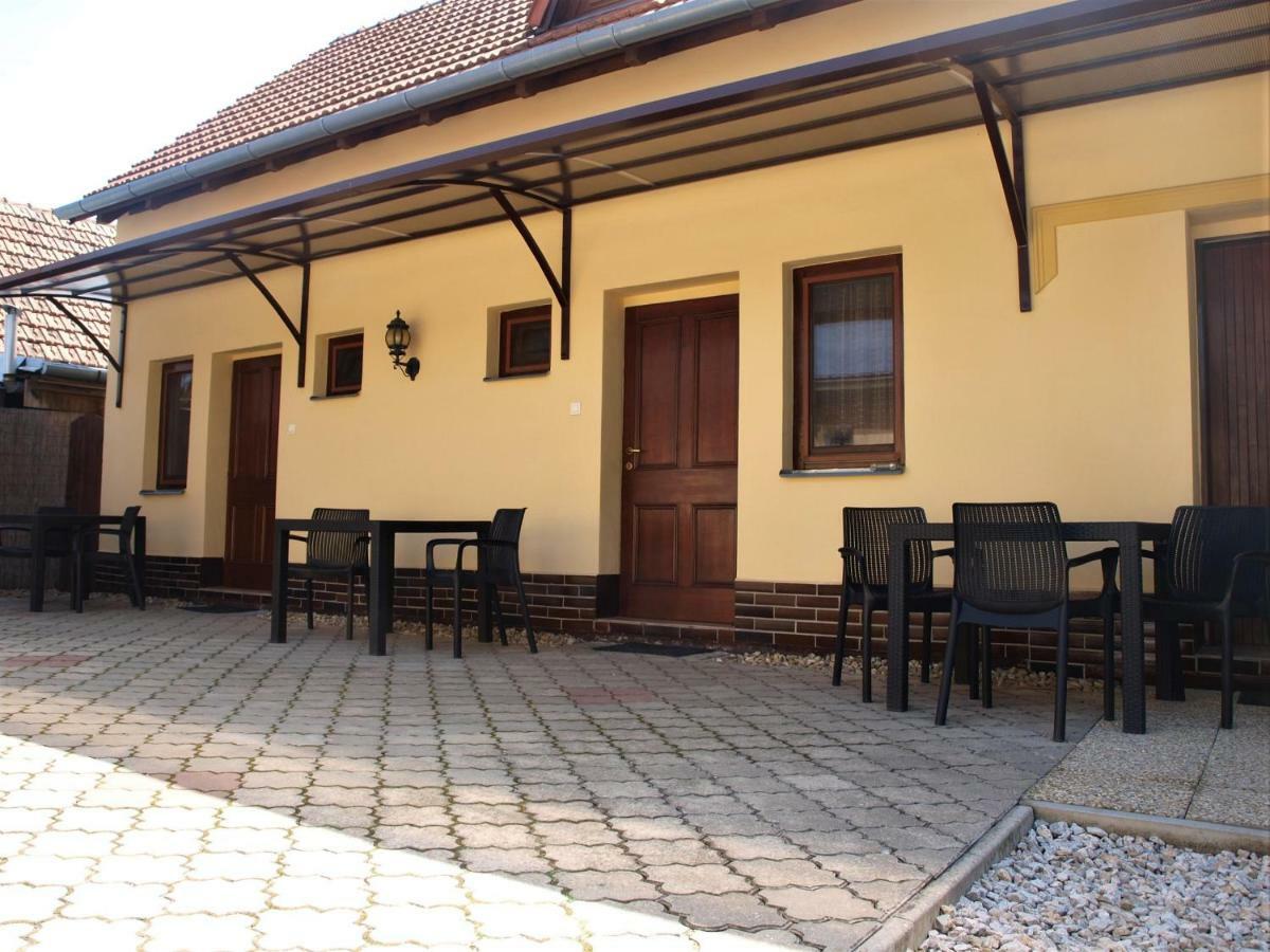 Apartmany Judita Kissová Velky Meder Exterior foto