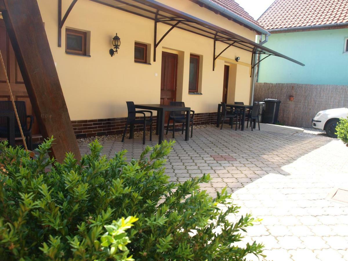 Apartmany Judita Kissová Velky Meder Exterior foto